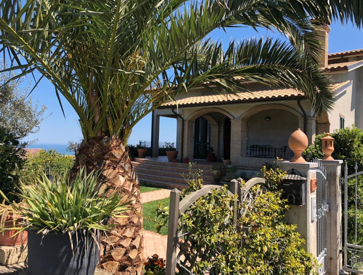 B&B La Palma San Costanzo Bagian luar foto